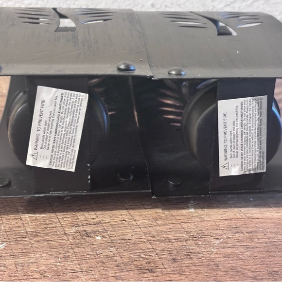 Set of Two Dark Bronze Metal Distressed Leaf Design Candle Holders w/Tea Lights - Picture 5 of 9